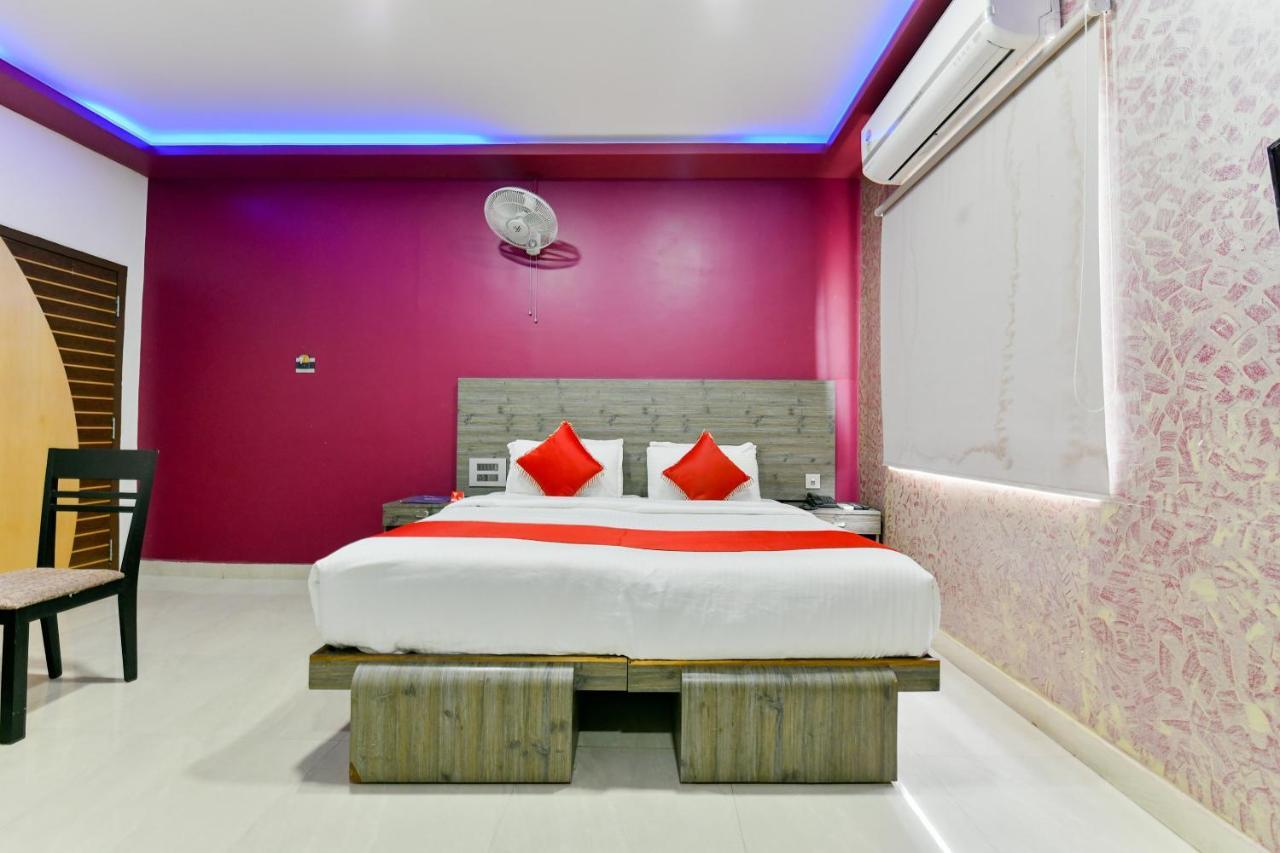 Oyo 1889 Hotel Aj Park Alappuzha Bilik gambar